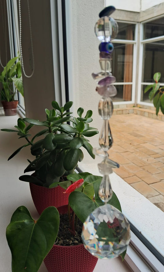 Atrapasol de Cristal, Piedras Naturales y Ojo Protector